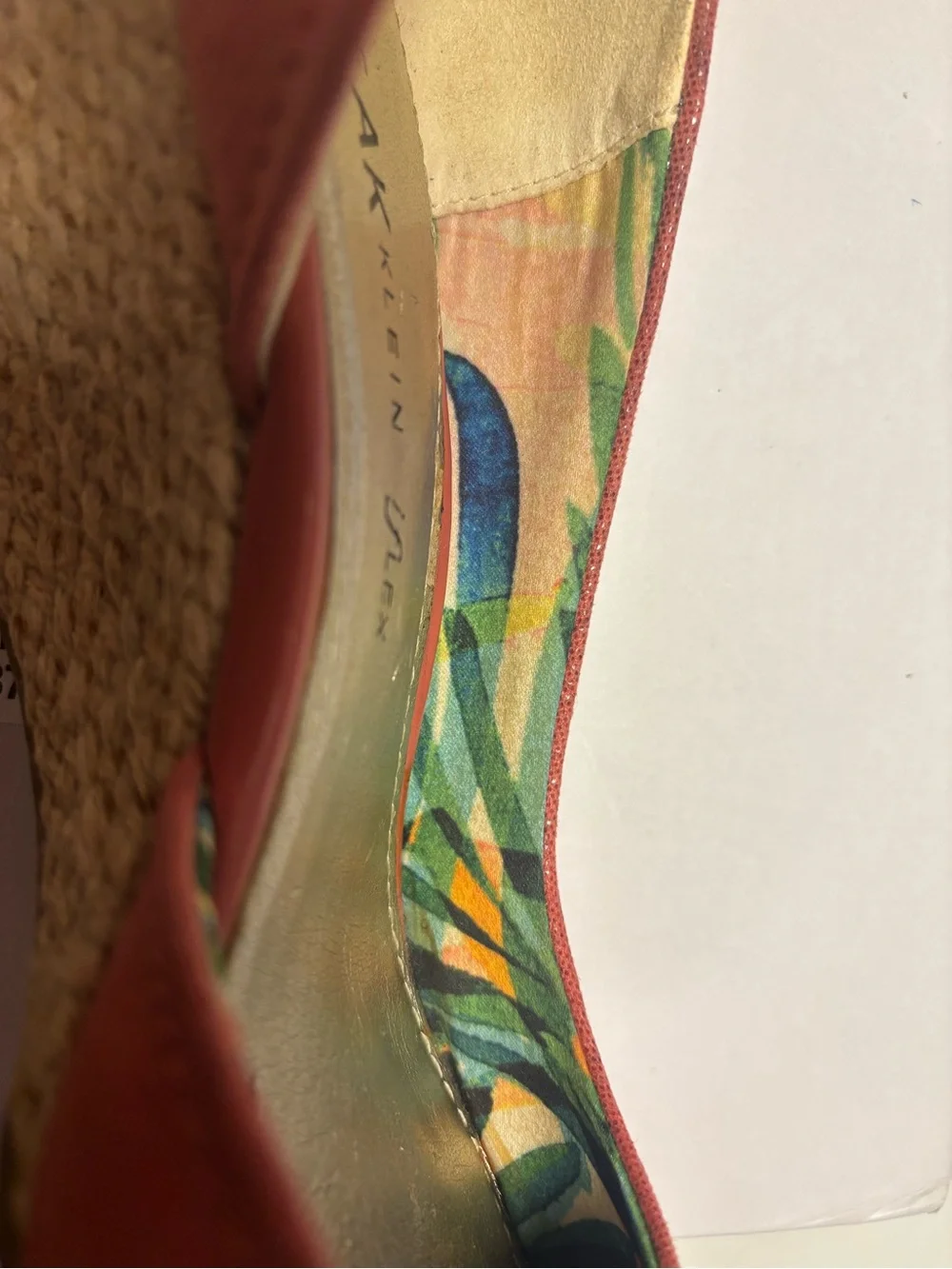 Anne Klein Coral Wedge Pumps – Excellent Pre-Owned Condition 👠🩷